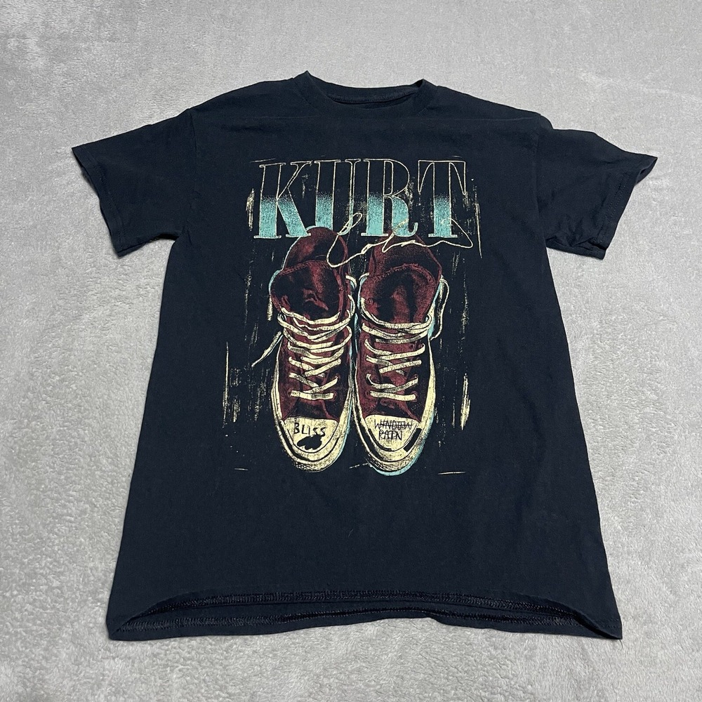 Kurt Cobain Shirt Adult‎ Small Black Converse Shoes Graphic Short Sleeve Tee